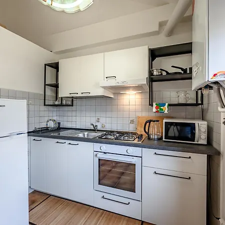 Appartamento Mare A Due Passi- Free Wifi - Relax - Smart Tv Savona